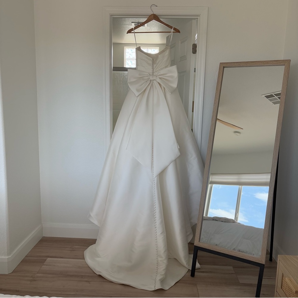 Justin Alexander Estelle Wedding Dress - Picture 2 of 16